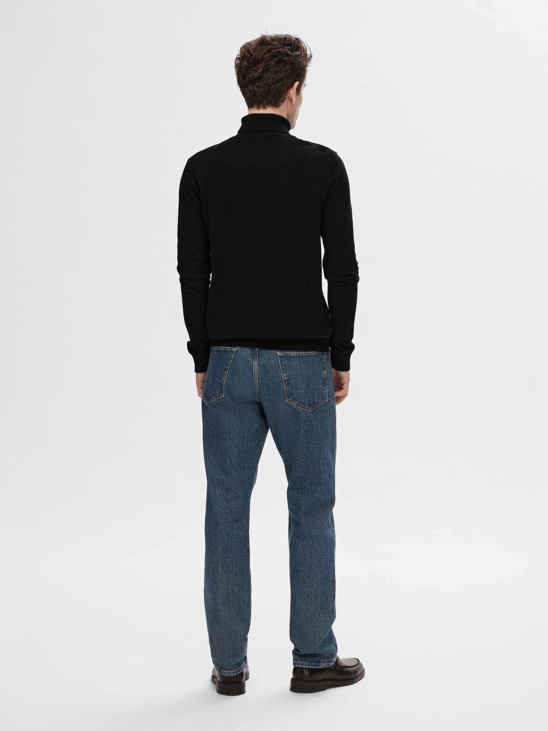 model_shot-back
