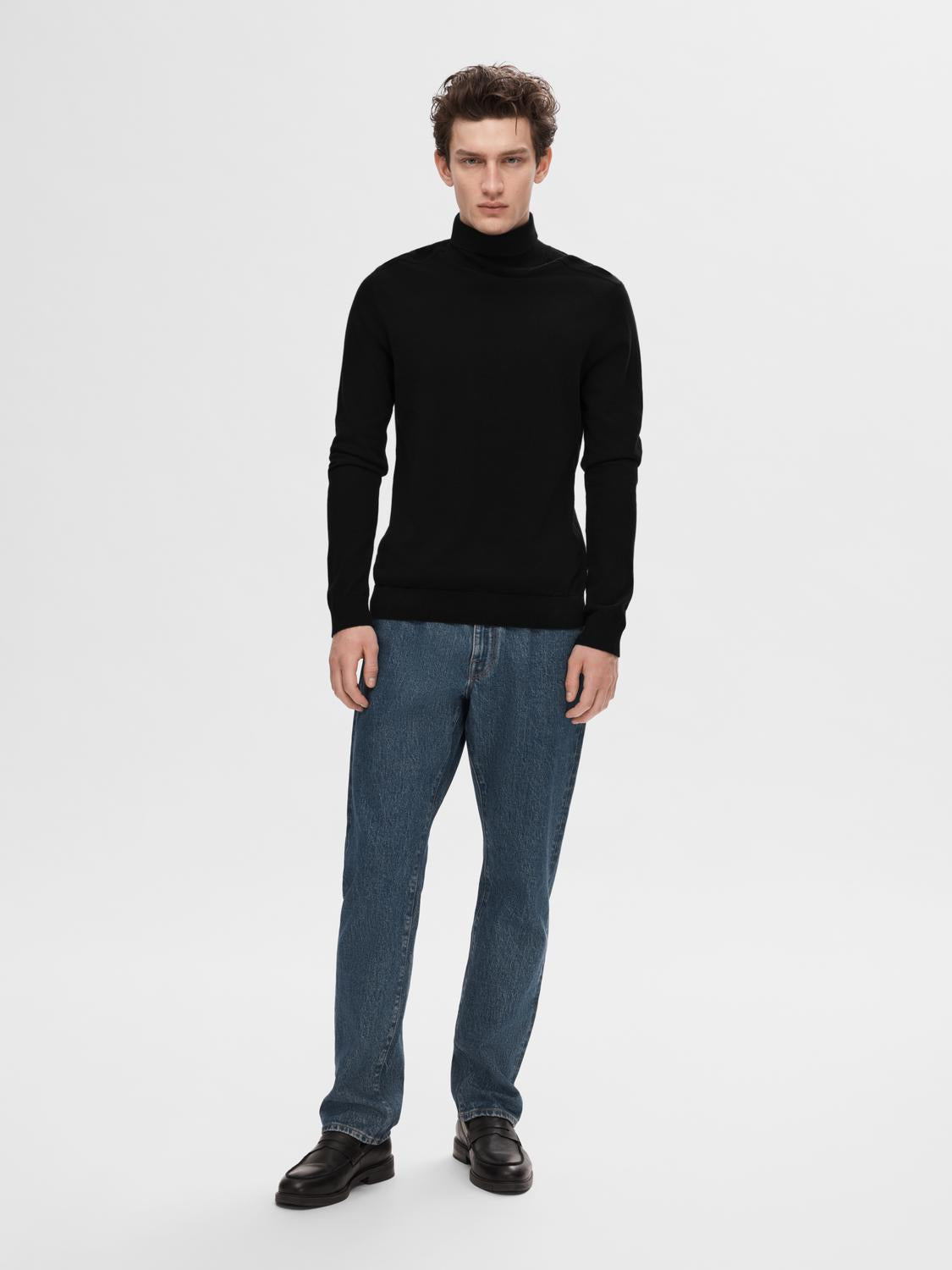 model_shot-front_full