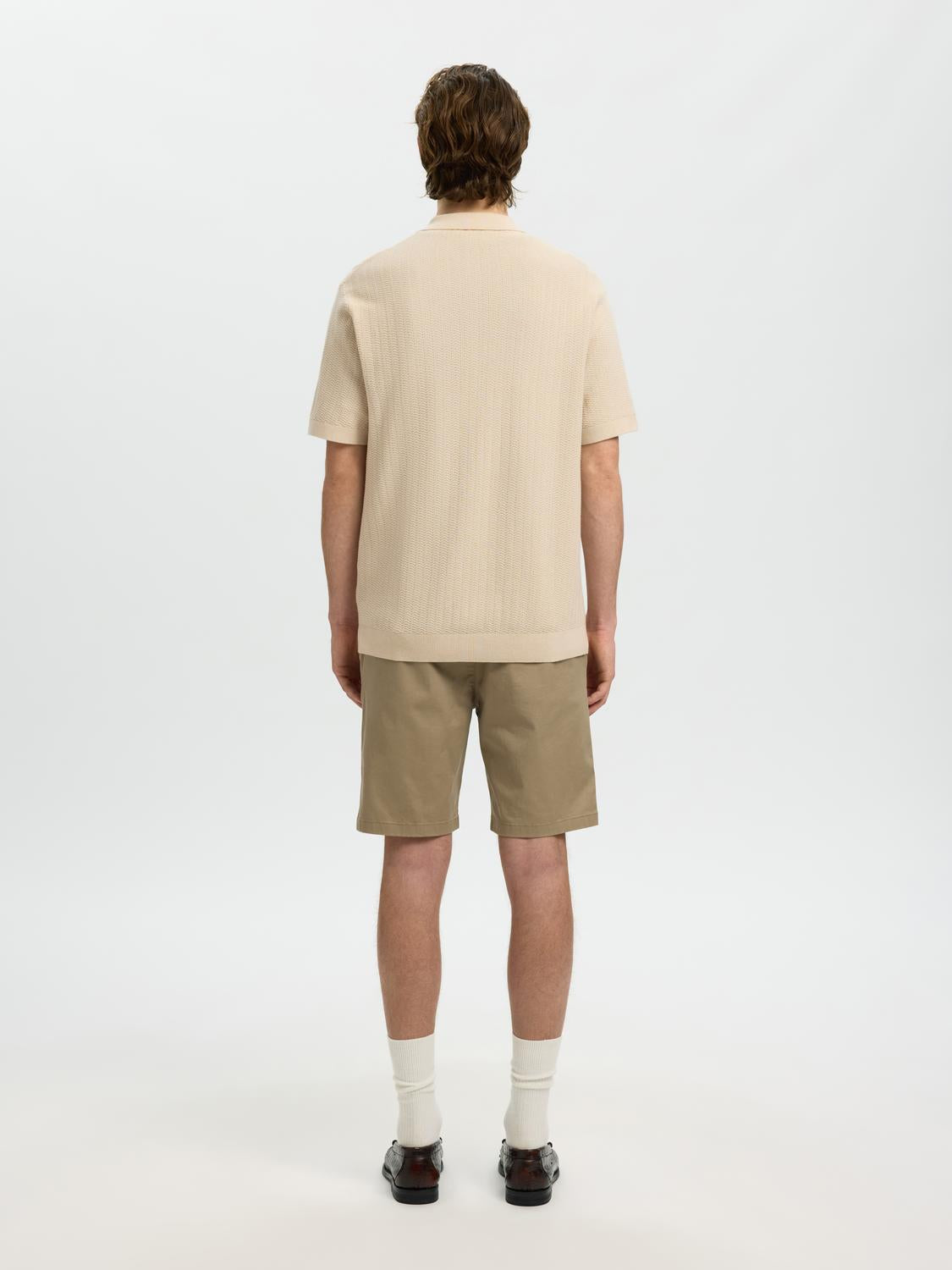 model_shot-back