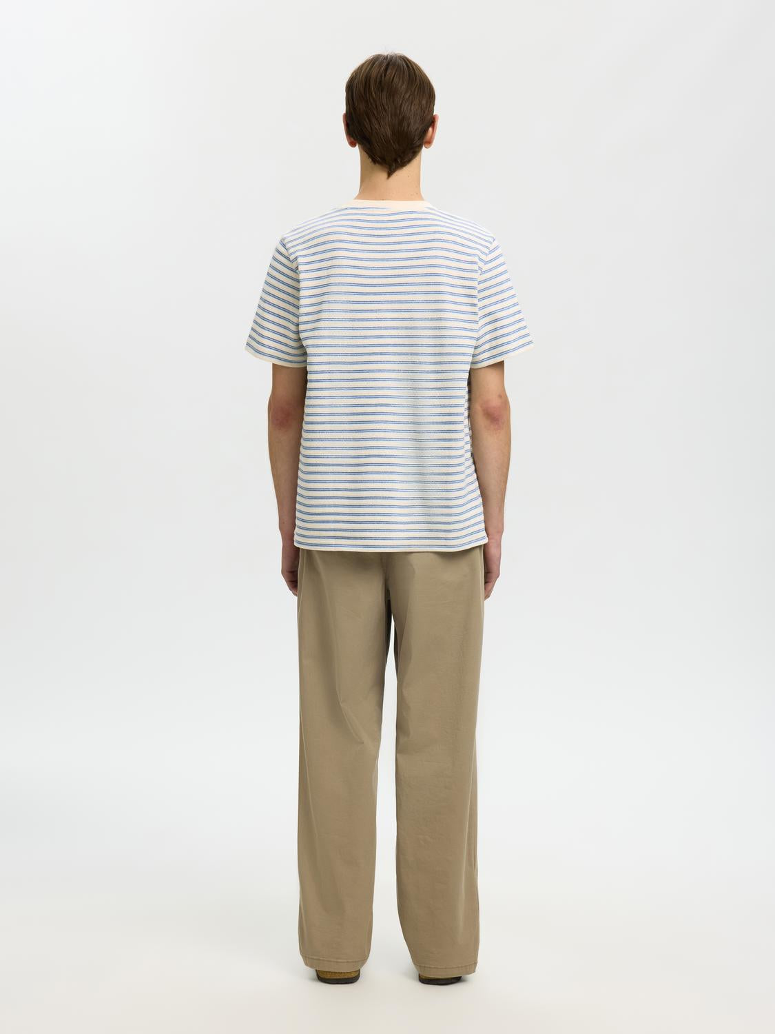 model_shot-back