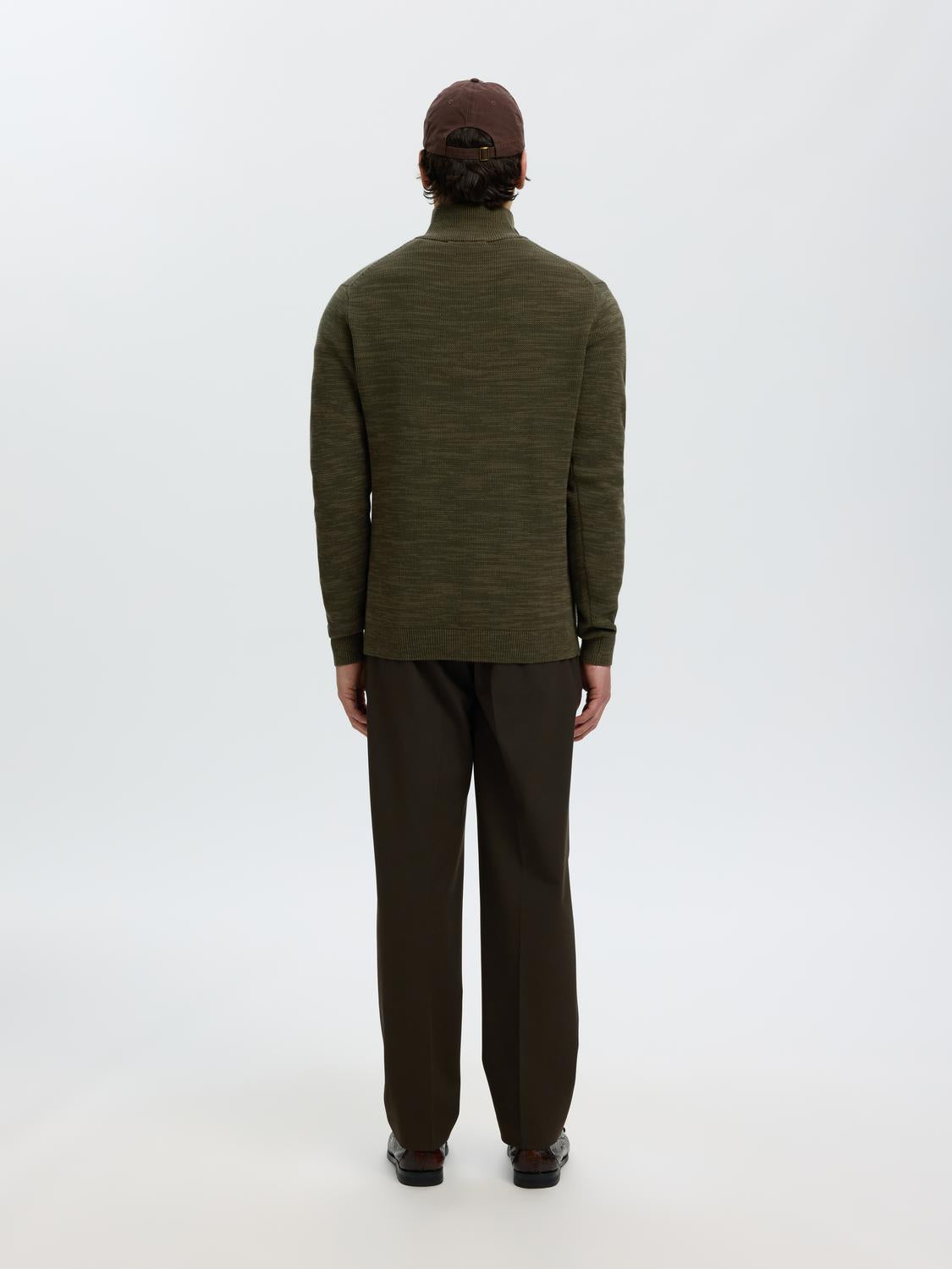 model_shot-back