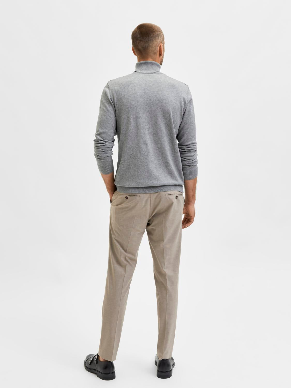 model_shot-back