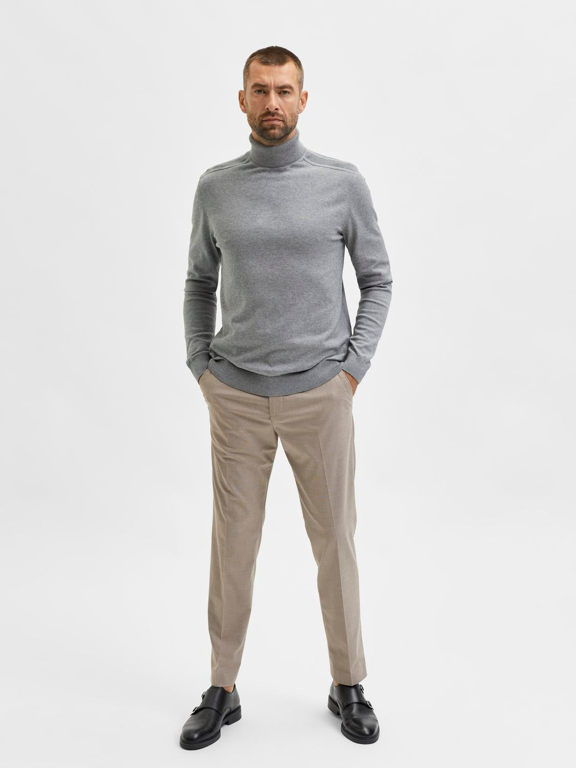 model_shot-front_full