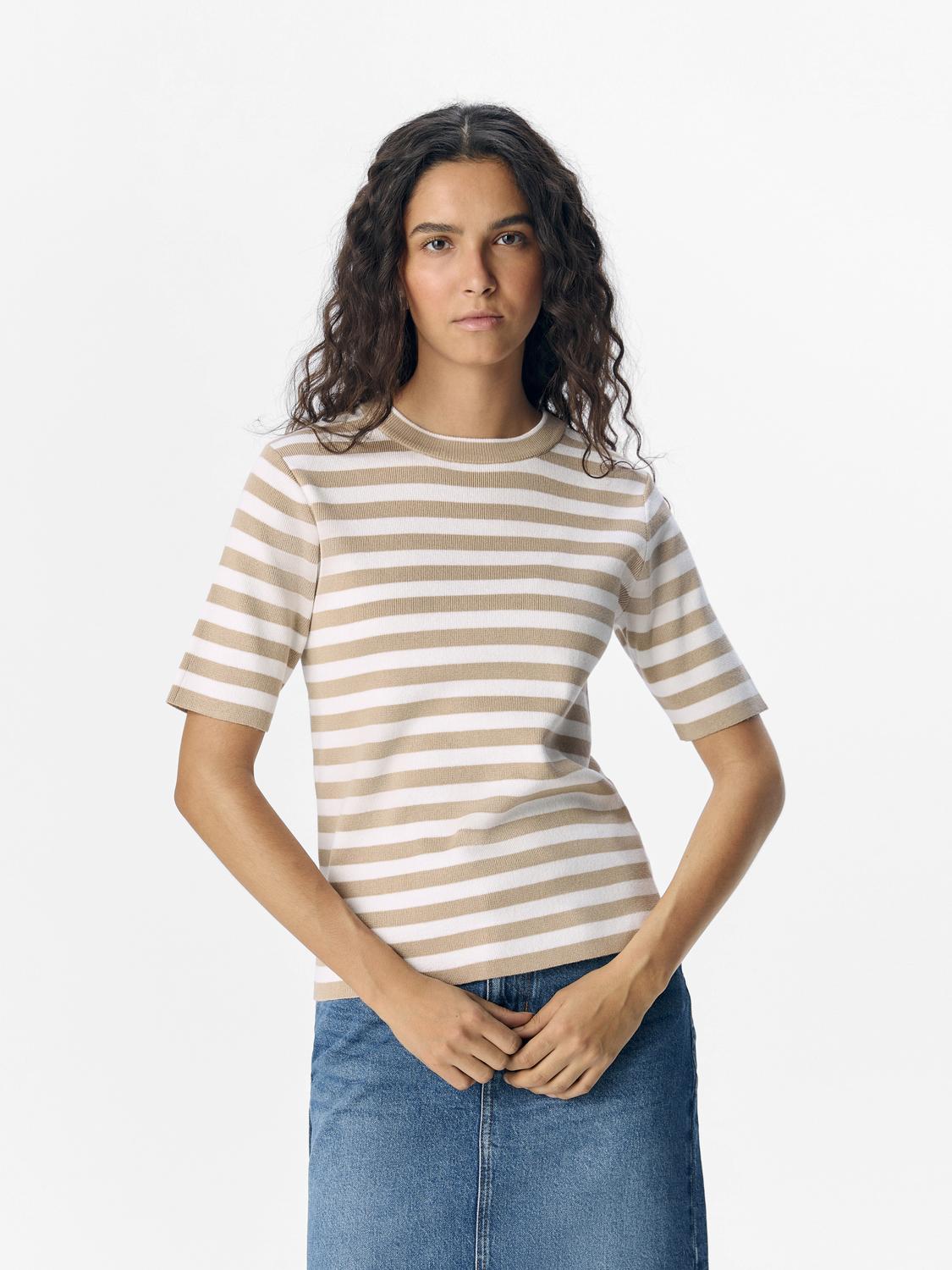 model_shot-front