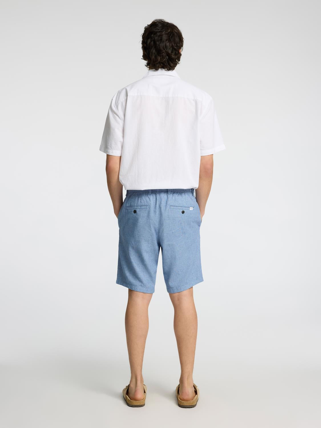 model_shot-back