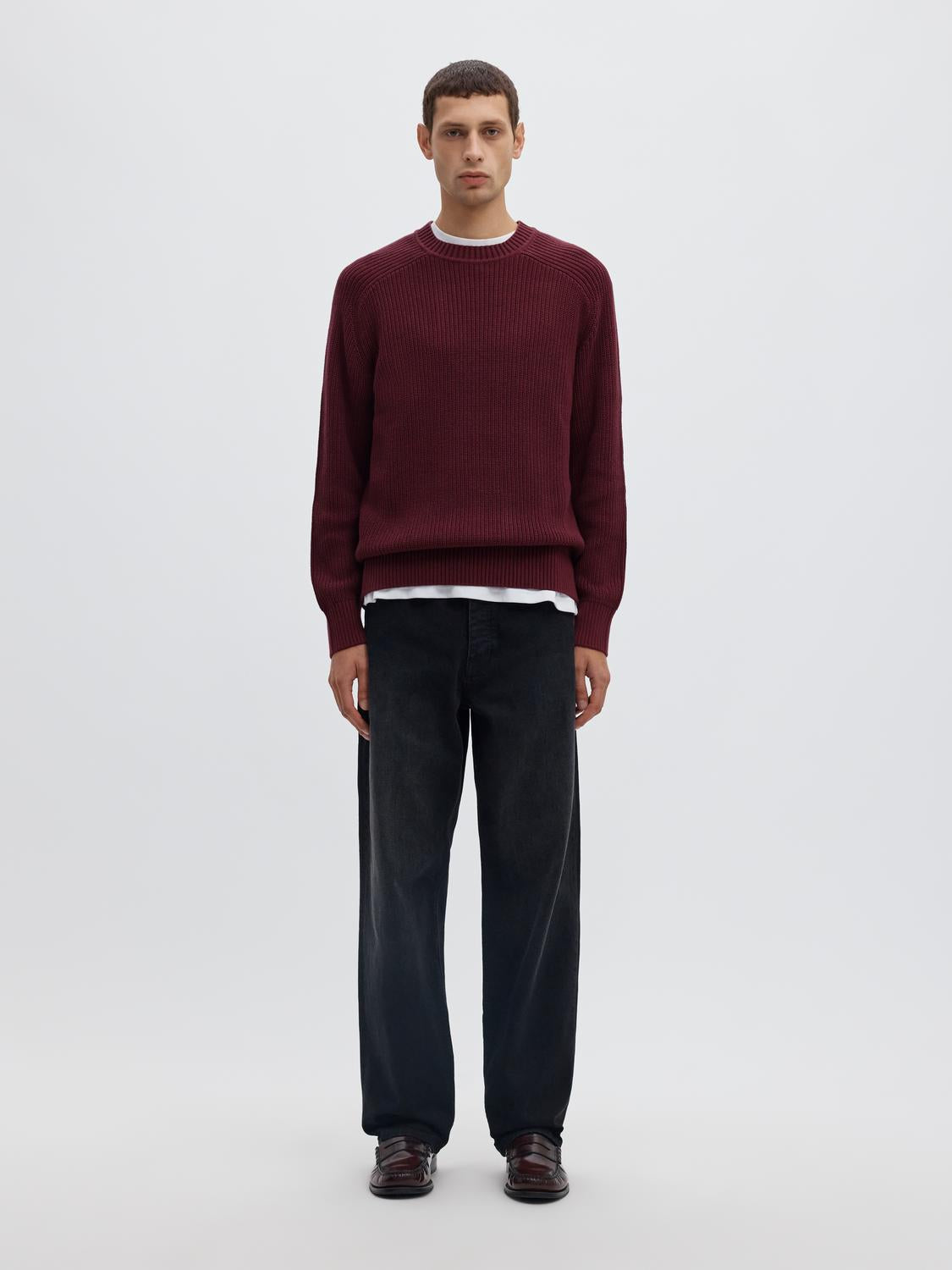 model_shot-front_full