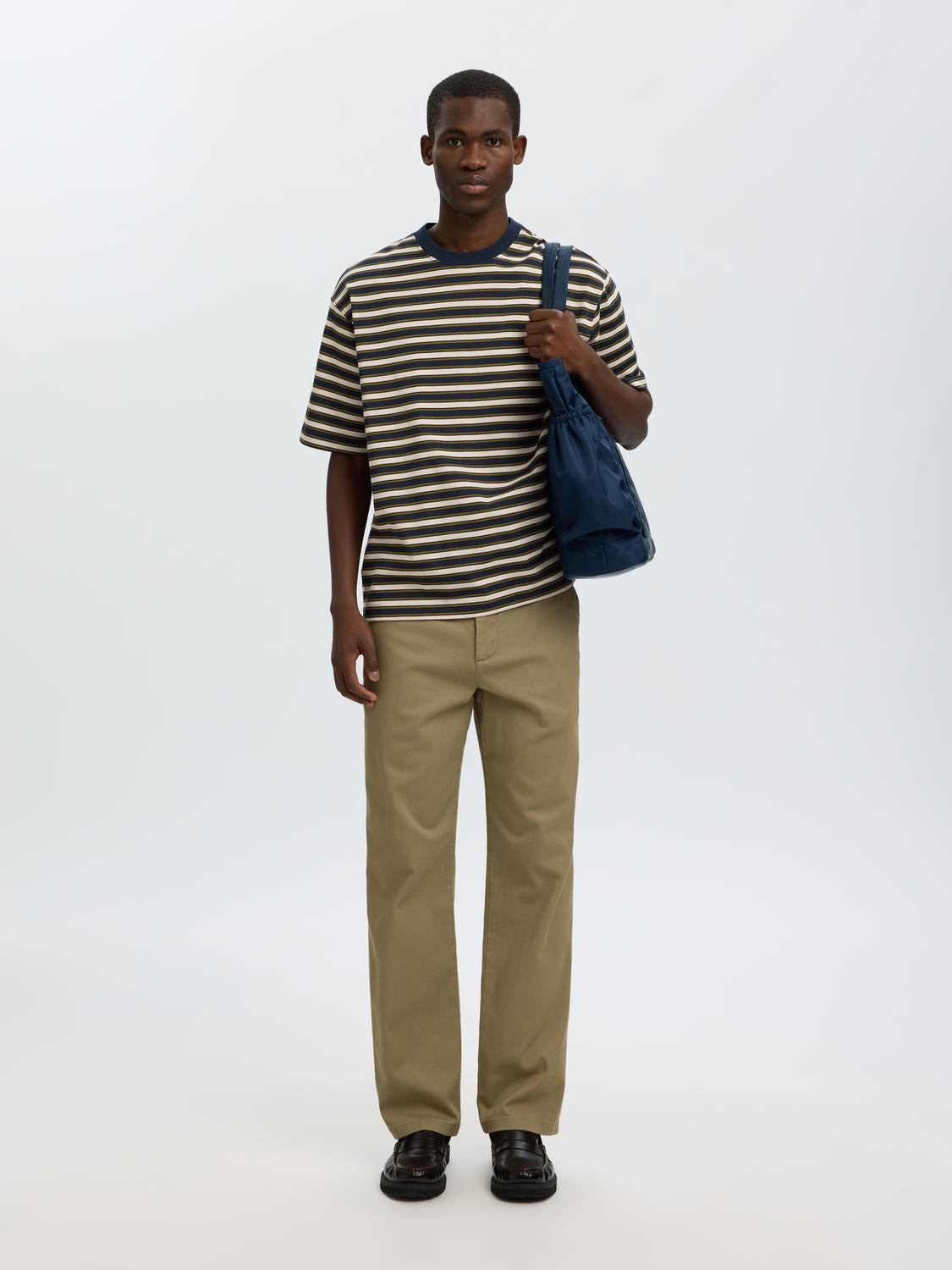 model_shot-creative