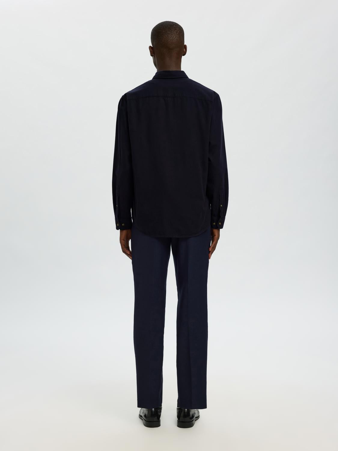 model_shot-back
