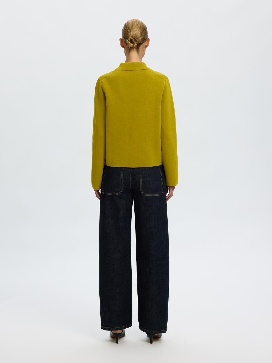 model_shot-back