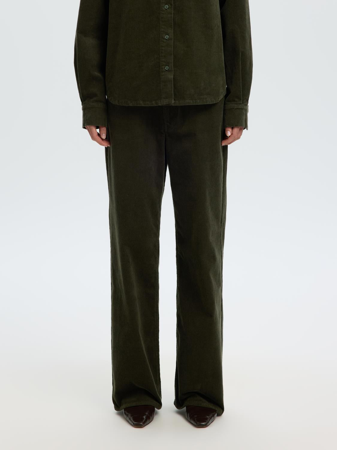 model_shot-front