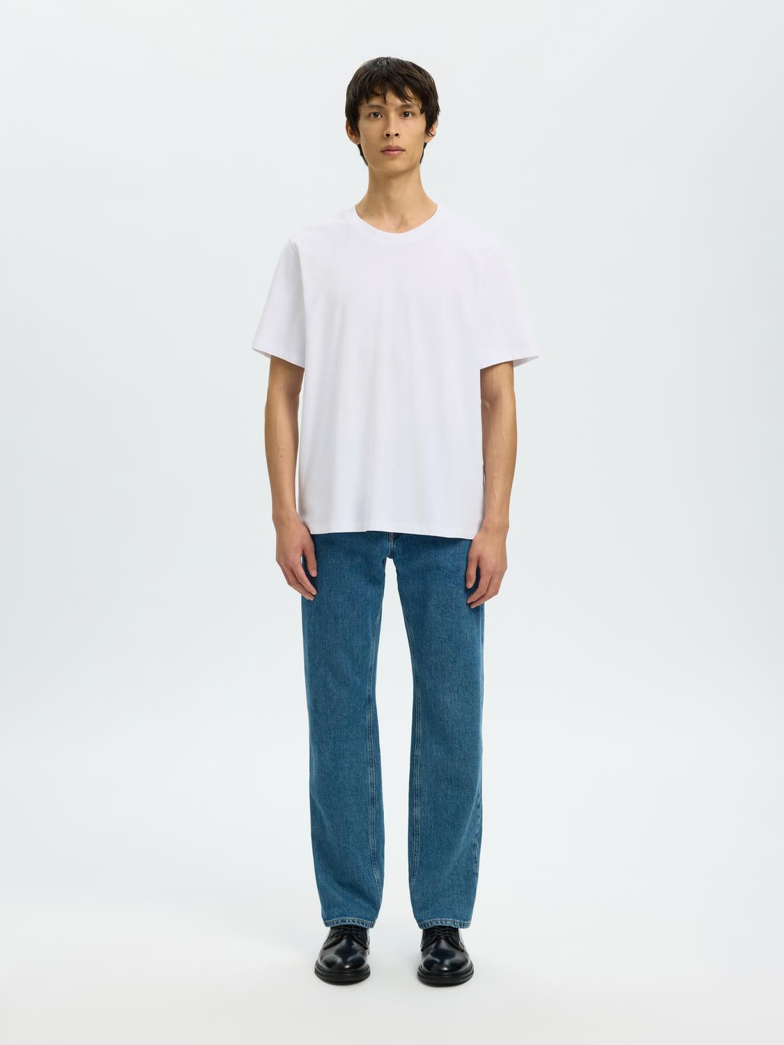 model_shot-front_full