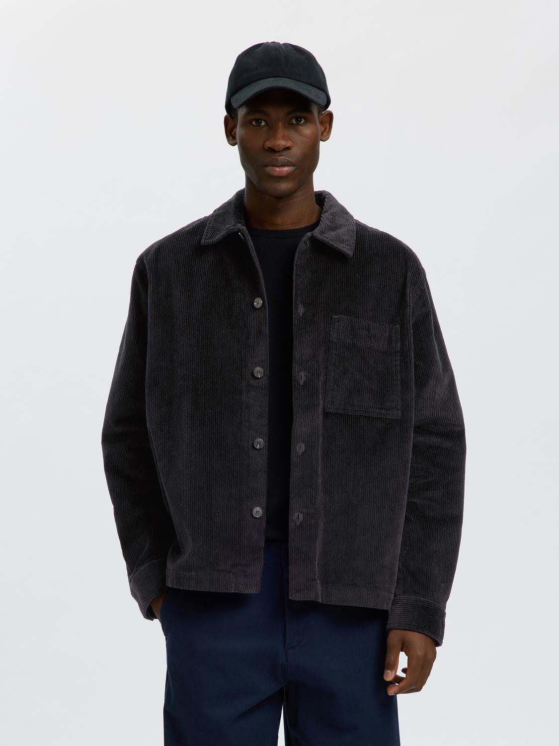 model_shot-front