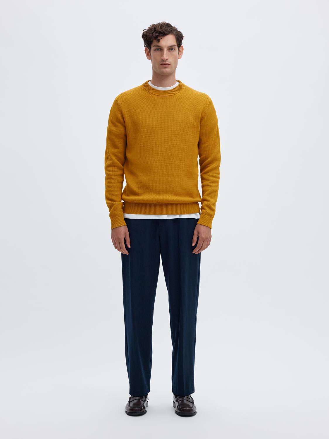 model_shot-front_full