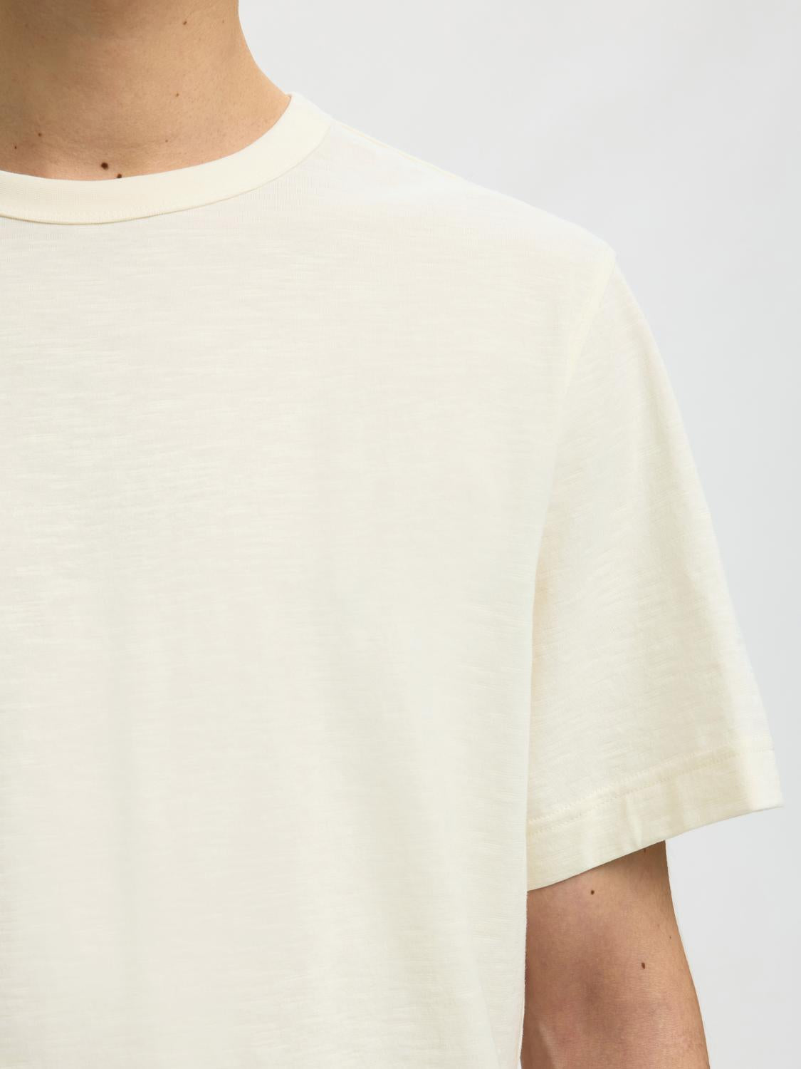 model_shot-detail