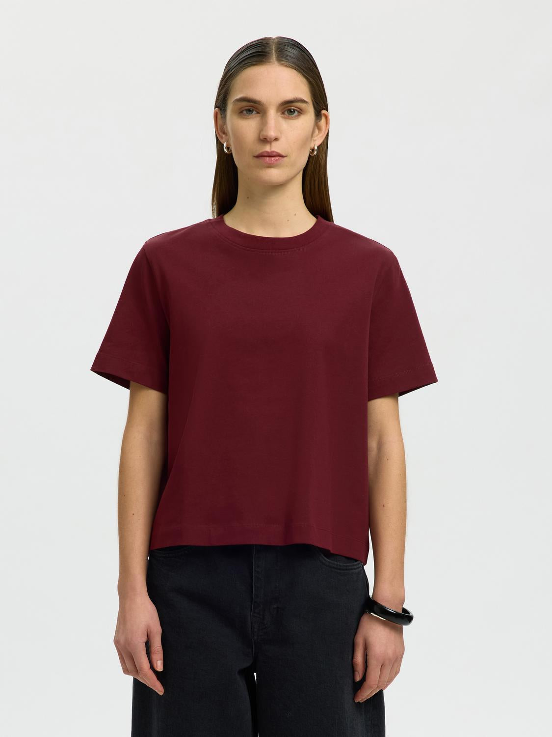 model_shot-front