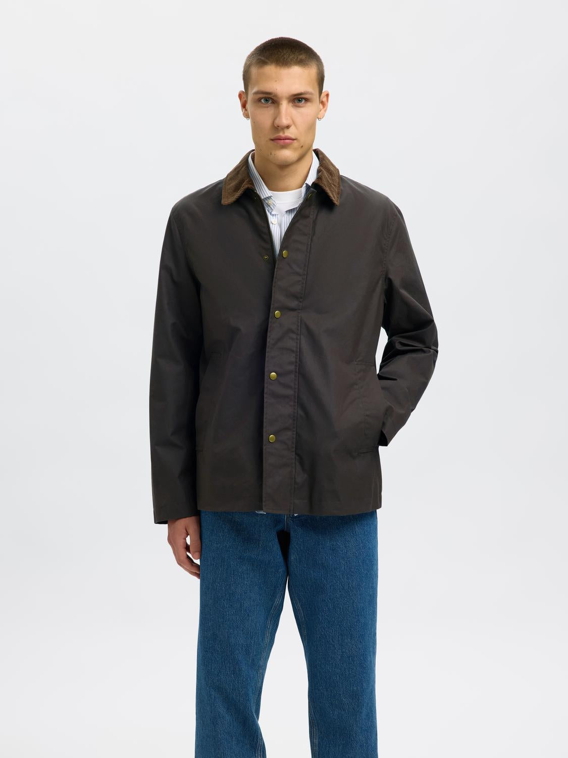 model_shot-front