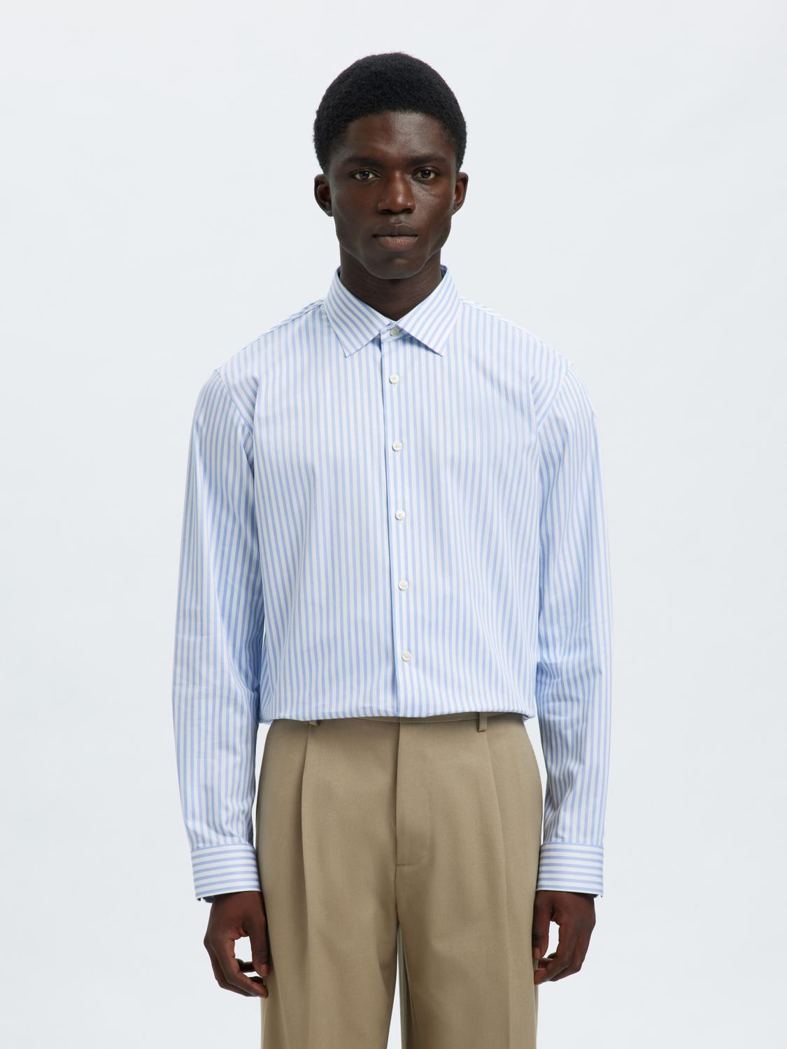 model_shot-front