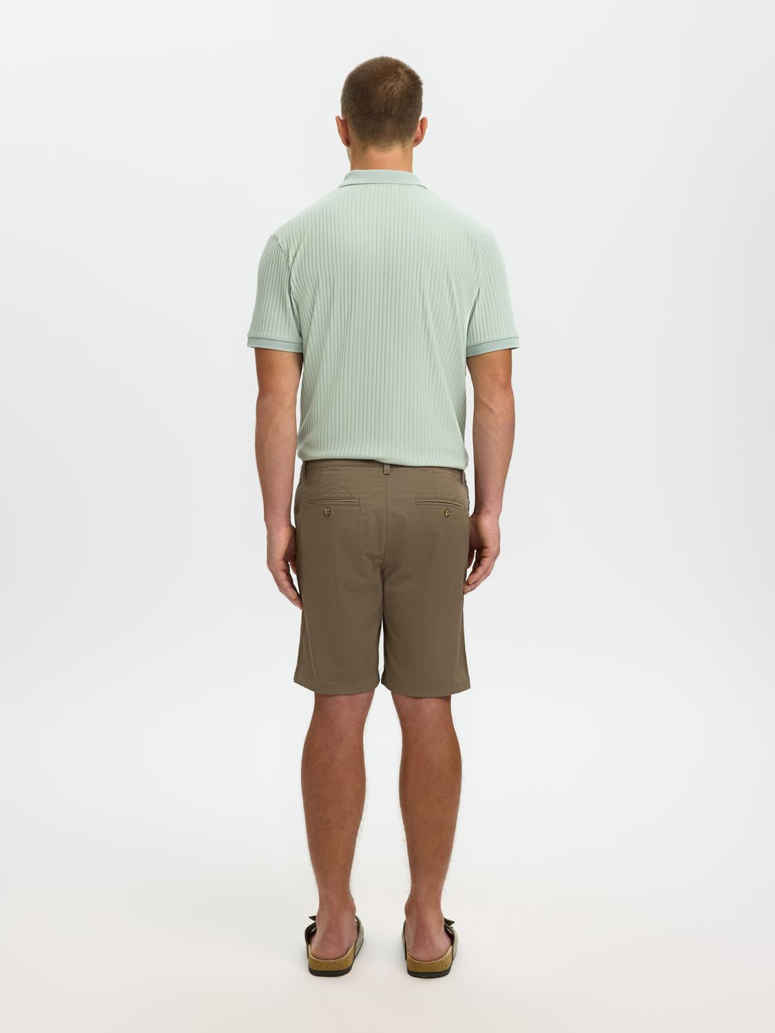 model_shot-back
