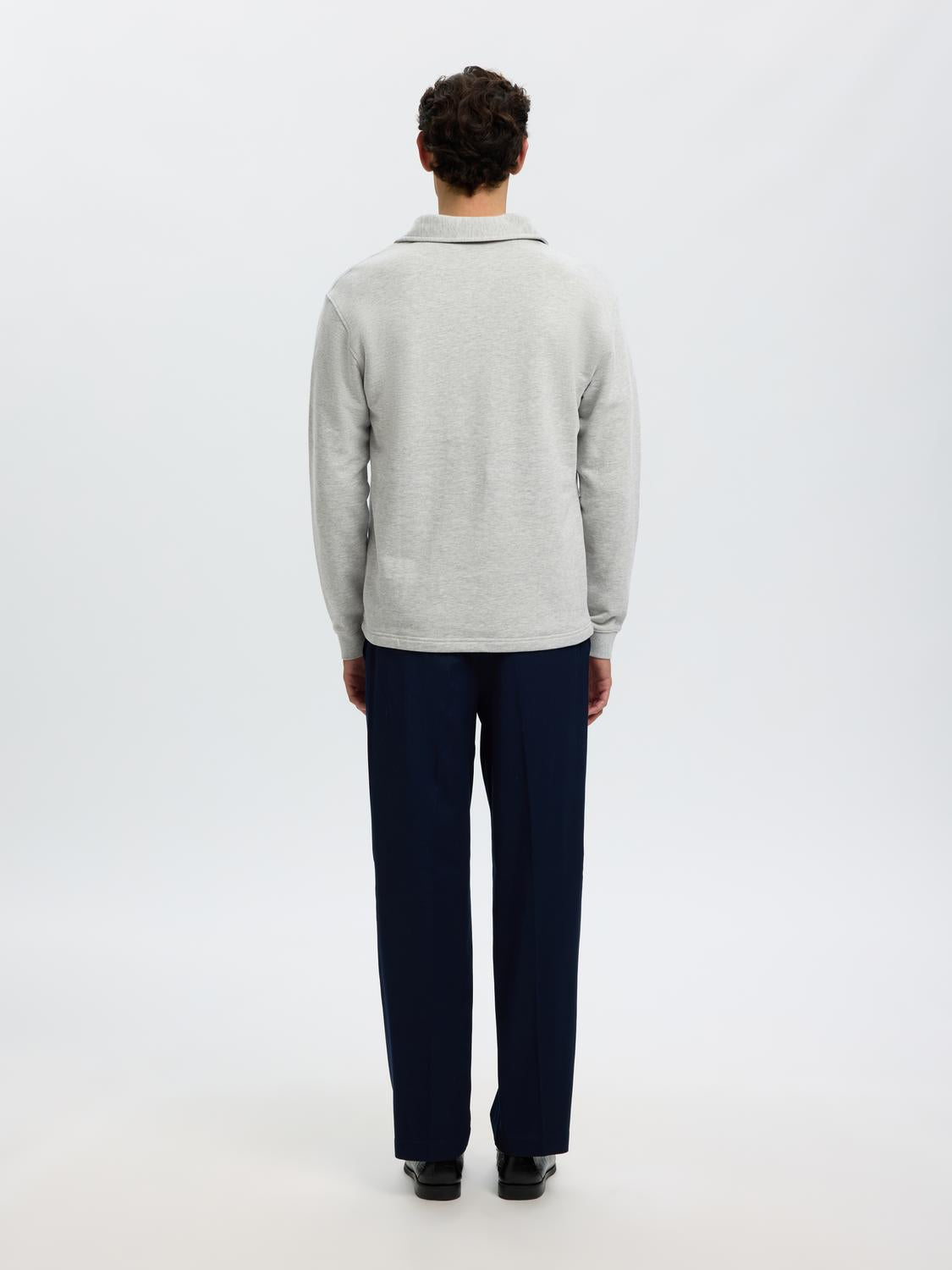 model_shot-back