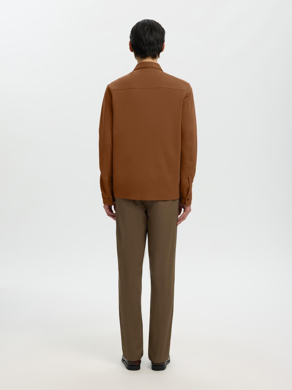 model_shot-back