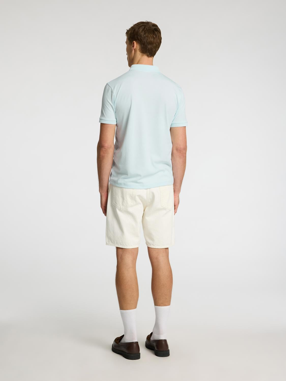 model_shot-back
