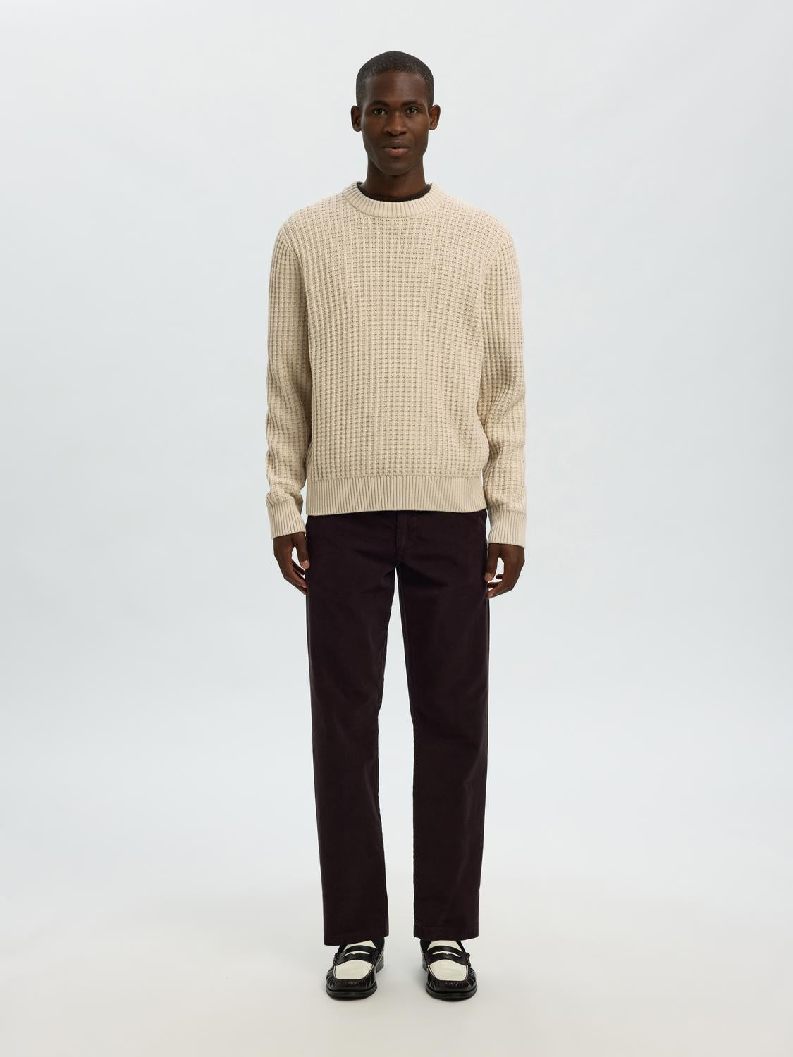 model_shot-front_full