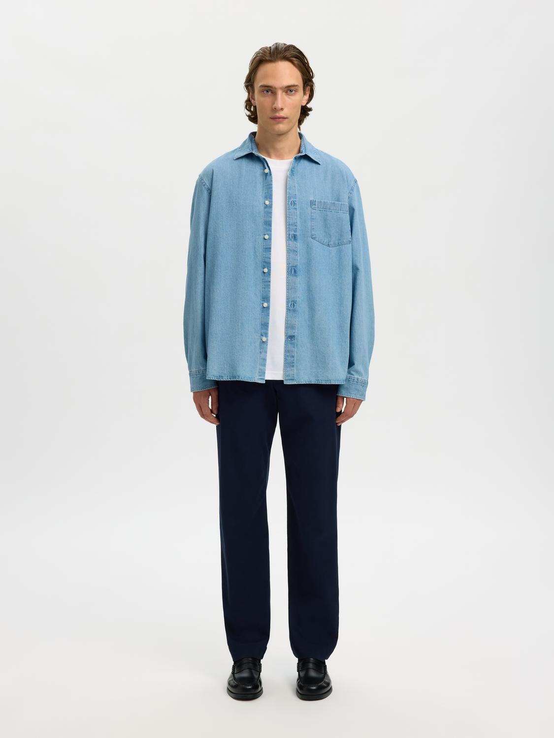 model_shot-front_full