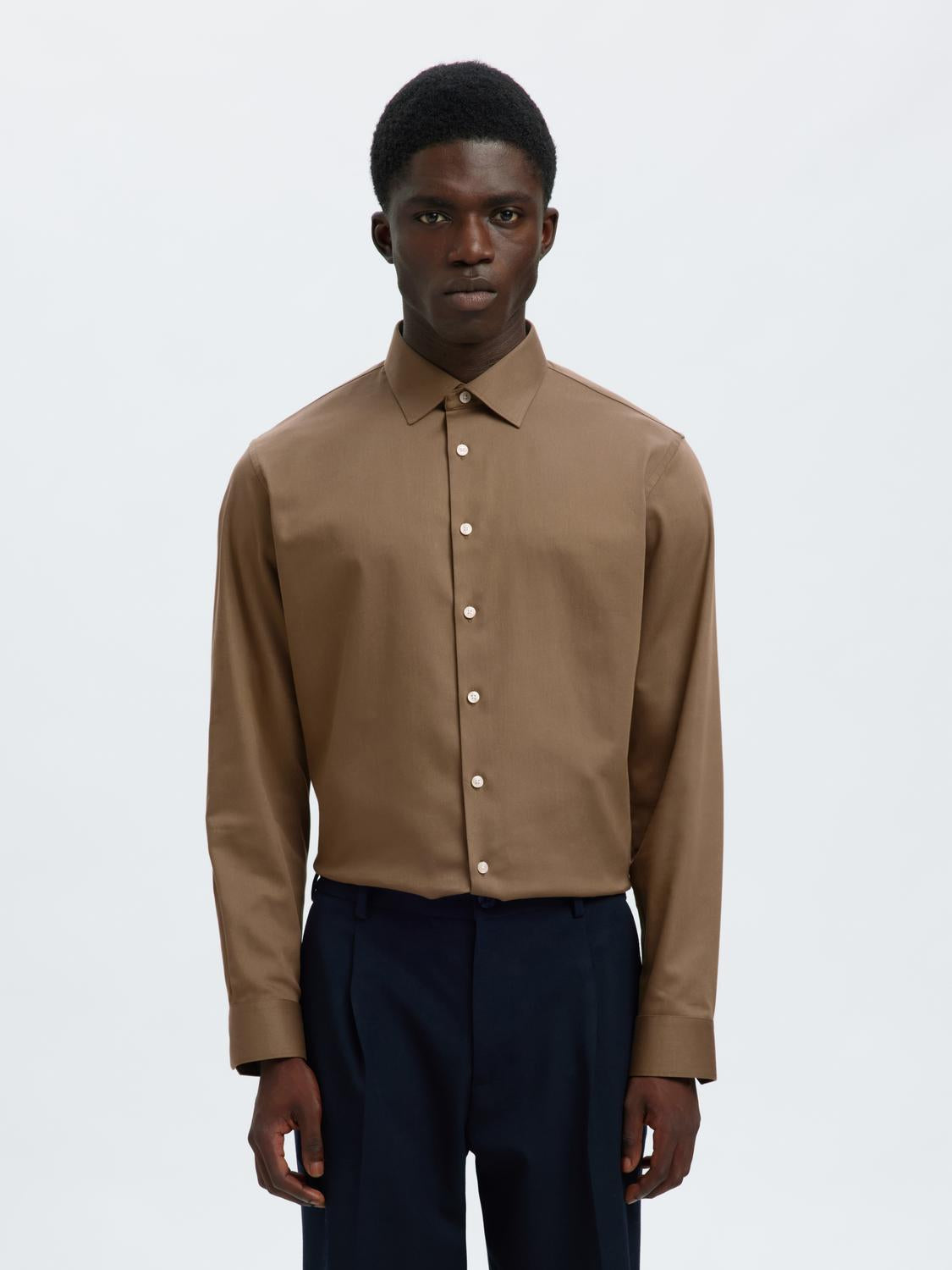 model_shot-front